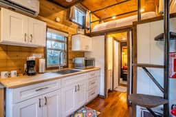Magnolia Tiny Home - Hot Tub and Mountain Views - Image 5