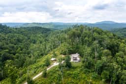 Treetop Retreat - Amazing Views, Hot Tub, Secluded - Image 5
