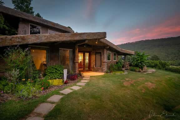The Cavern Cave Cottage w/ Hot Tub & Scenic Views - Image 1