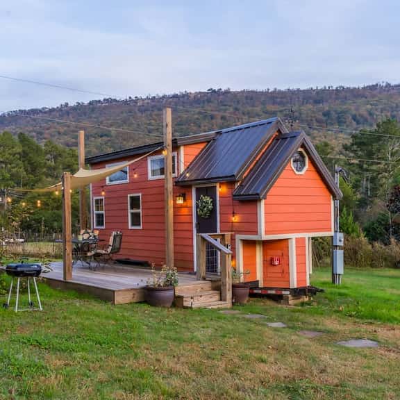 Redbud Tiny Home with a Hot Tub and Mountain Views - Image 1
