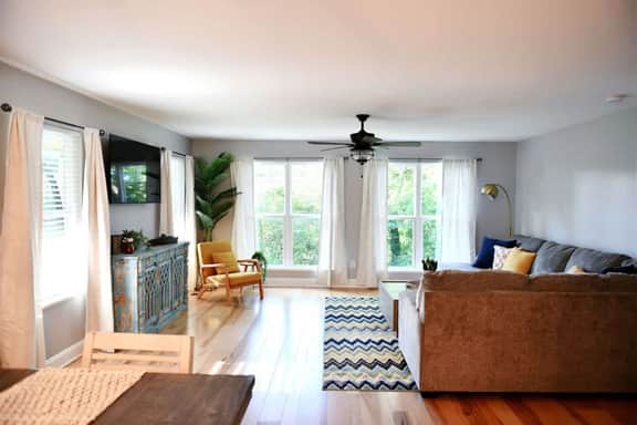 Hillside Retreat-Sleeps 8, Hot Tub, Fire Pit. - Image 2