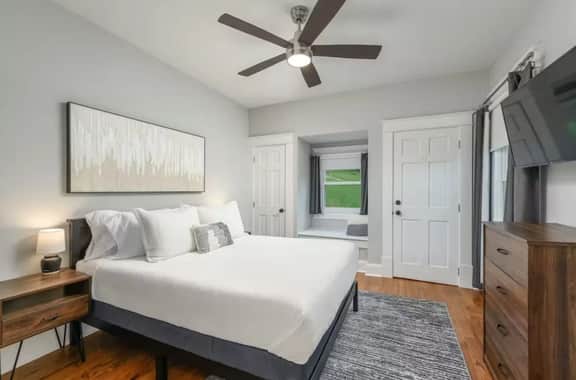 North Chattanooga Bungalow w/ Hot Tub & Fire Pit - Chatta Charmer - Image 4
