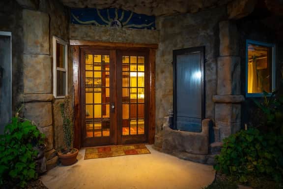 The Cavern Cave Cottage w/ Hot Tub & Scenic Views - Image 3