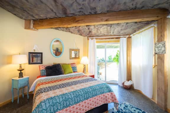 The Cavern Cave Cottage w/ Hot Tub & Scenic Views - Image 4