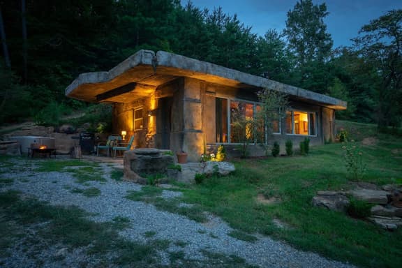 The Bedrock Cave Cottage w/ Hot Tub - Image 1